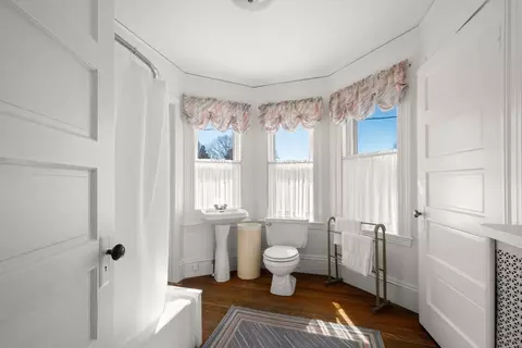 Bath - 27 Evans Rd, Marblehead, MA 01945 photo 1 of 2