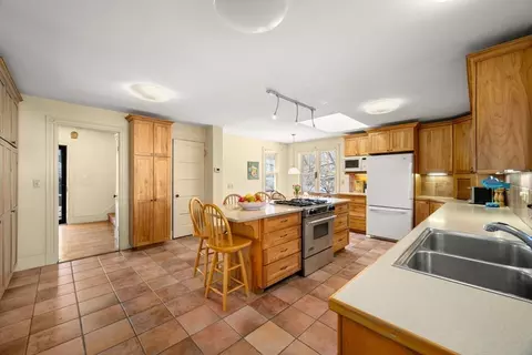 Kitchen - 27 Evans Rd, Marblehead, MA 01945 photo 2 of 5