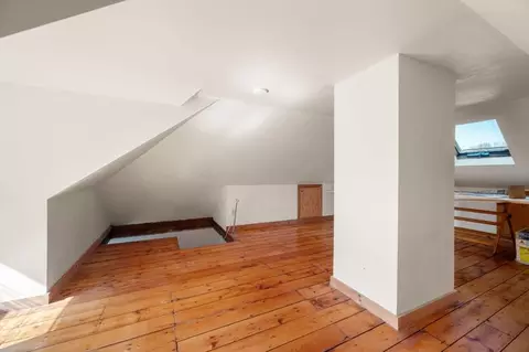 Entry Way - 27 Evans Rd, Marblehead, MA 01945 photo 2 of 2