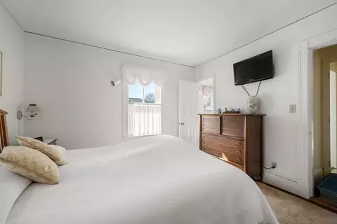 Bedroom - 27 Evans Rd, Marblehead, MA 01945 photo 2 of 4