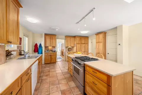 Kitchen - 27 Evans Rd, Marblehead, MA 01945 photo 4 of 5