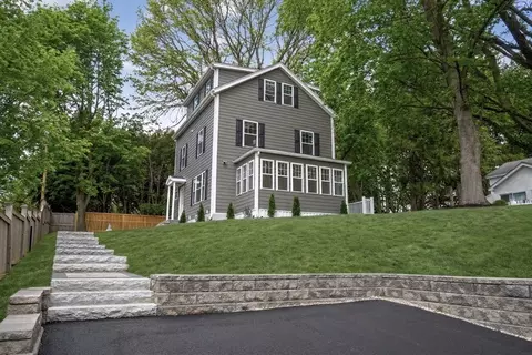 10 Johnson St, Newburyport, MA 01950