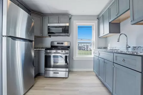 25 Palmer St, Fall River, MA 02724