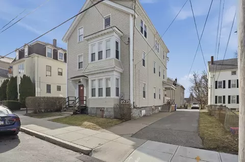 29 Palmer St, Fall River, MA 02724