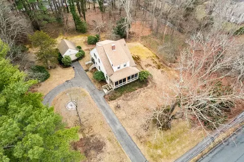 53 Elmwood Rd, Wellesley, MA 02481