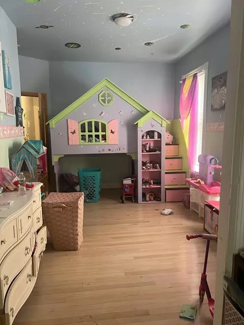Bedroom - 40 Baker Rd, Everett, MA 02149 photo 3 of 4