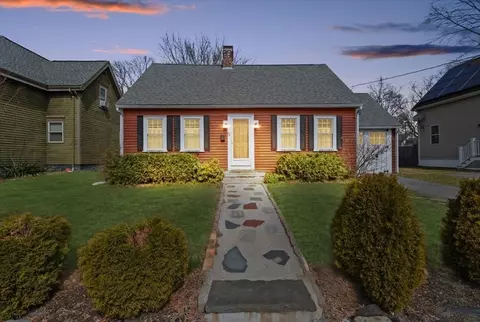 20 James St, Taunton, MA 02780