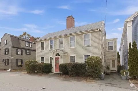 9 Waldron Ct, Marblehead, MA 01945