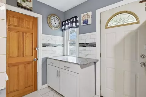24 Jasper St, Springfield, MA 01109 photo 12