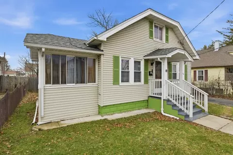 24 Jasper St, Springfield, MA 01109 photo 2