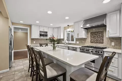 12 Old Carriage Dr, Wilbraham, MA 01095