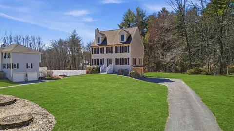 12 Hammond Farm Rd, Haverhill, MA 01832