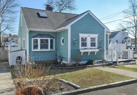 28 E St, Hull, MA 02045 photo 2