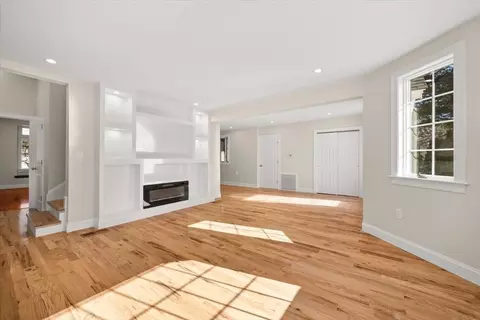 39 Spring St, Boston, MA 02132 photo 5
