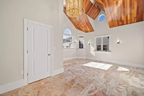 39 Spring St, Boston, MA 02132 photo 10