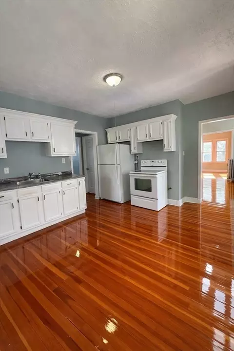 61-63 Eloise St, Springfield, MA 01105 photo 24