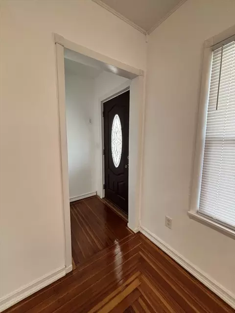 61-63 Eloise St, Springfield, MA 01105 photo 4