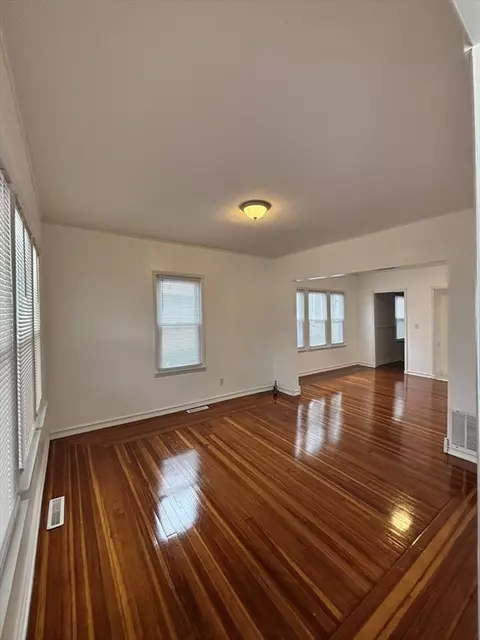 61-63 Eloise St, Springfield, MA 01105 photo 5