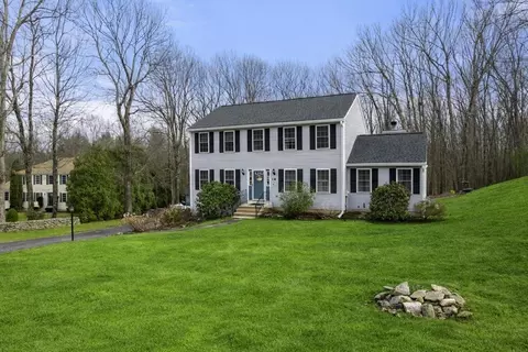 16 Brooke Haven Dr, Rutland, MA 01543