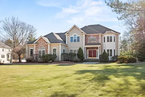 43 Lenox Dr, Franklin, MA 02038