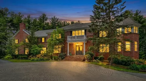 451 Wellesley St, Weston, MA 02493