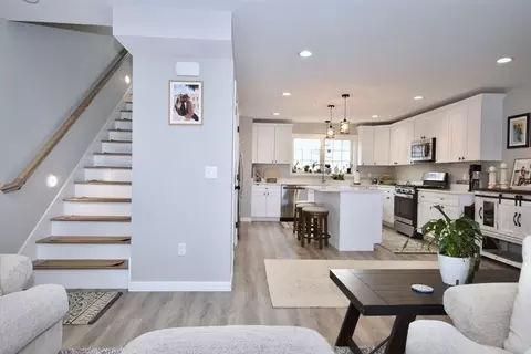 Entry Way - 550 Spring St #2, Fall River, MA 02721 photo 2 of 2