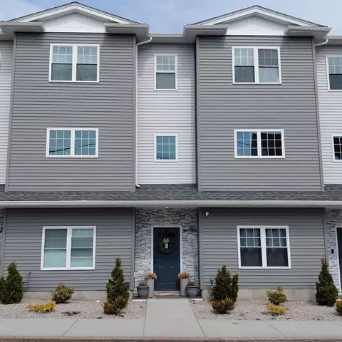 Exterior - 550 Spring St #2, Fall River, MA 02721 photo 2 of 3