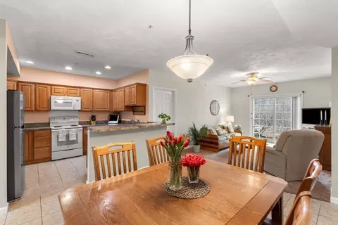 Dining - 237 Salem St #2, Reading, MA 01867 photo 3 of 3