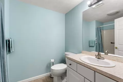 Bath - 237 Salem St #2, Reading, MA 01867 photo 3 of 3