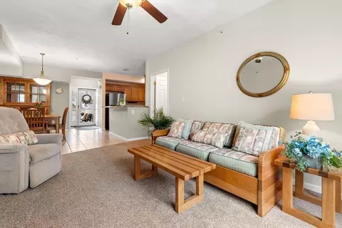 Living - 237 Salem St #2, Reading, MA 01867 photo 3 of 4