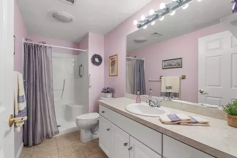 Bath - 237 Salem St #2, Reading, MA 01867 photo 1 of 3