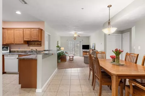 Dining - 237 Salem St #2, Reading, MA 01867 photo 1 of 3