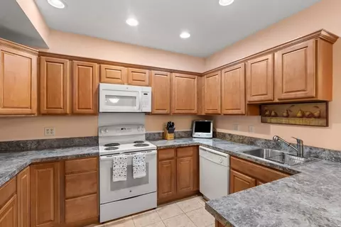 Kitchen - 237 Salem St #2, Reading, MA 01867 photo 2 of 4