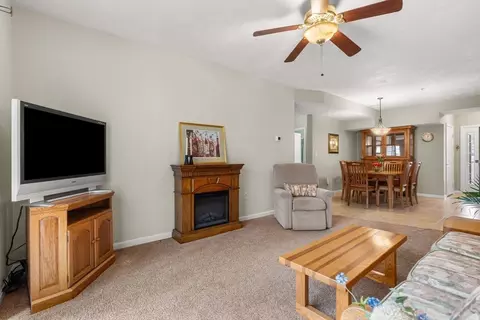 Living - 237 Salem St #2, Reading, MA 01867 photo 4 of 4