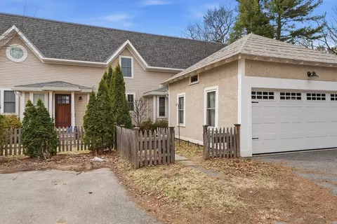 32 N Prospect St #5, Amherst, MA 01002