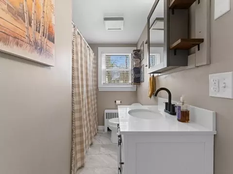 Bath - 11 Crystal, Webster, MA 01570 photo 1 of 2