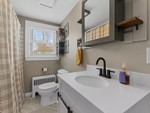 Bath - 11 Crystal, Webster, MA 01570 photo 2 of 2