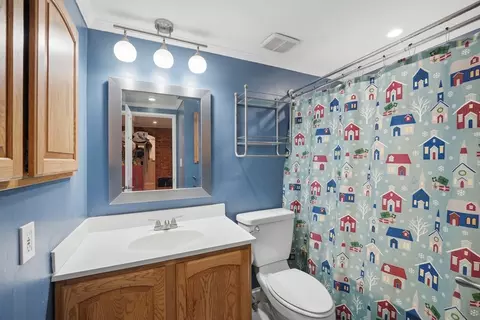 Bath - 235 State St #111, Springfield, MA 01103 photo 1 of 2