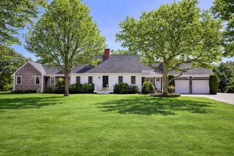 2 Bold Meadow Rd, Edgartown, MA 02539