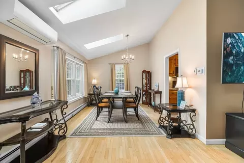 Dining - 175 Old Post Rd, Centerville, MA 02632 photo 1 of 3