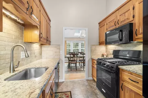 Kitchen - 175 Old Post Rd, Centerville, MA 02632 photo 1 of 2