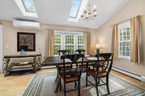 Dining - 175 Old Post Rd, Centerville, MA 02632 photo 2 of 3