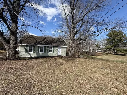 91 W Bacon St, Plainville, MA 02762