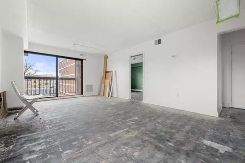 280 Harvard St #4D, Cambridge, MA 02139