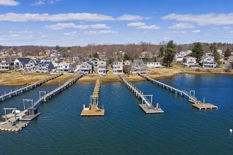 4 Fosters Pt, Beverly, MA 01915