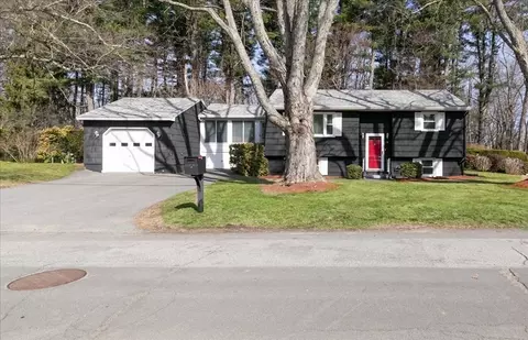 58 Oakcrest Cir, Methuen, MA 01844