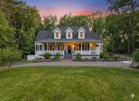 14 Salisbury St, Grafton, MA 01519