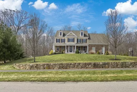 20 Hunters Ridge Way, Hopkinton, MA 01748