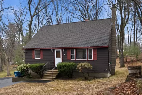 18 Moosewood St, Billerica, MA 01821