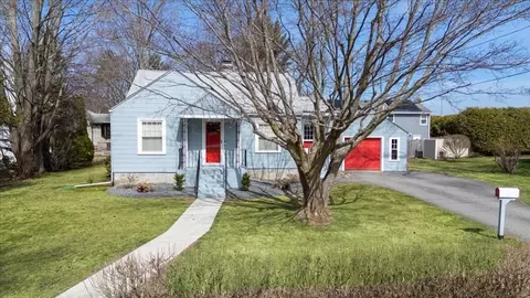 137 Bay State Rd, North Andover, MA 01845